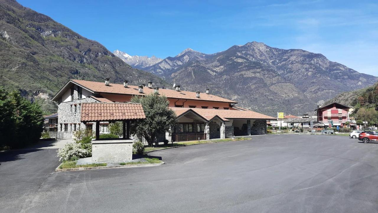 Essenza Hotel Verrès Exterior foto